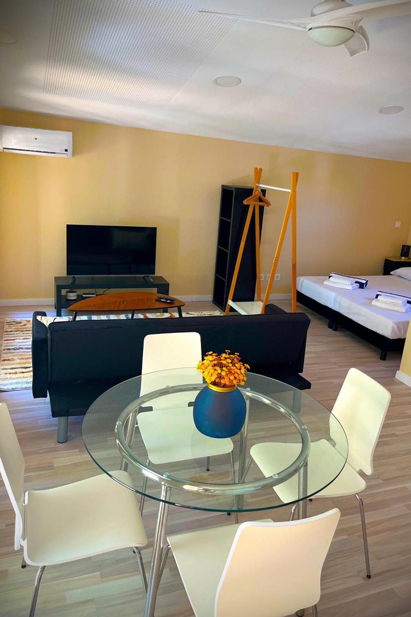 San Martín de la Vega Fee4Me Cabin With Pool And Garden מראה חיצוני תמונה